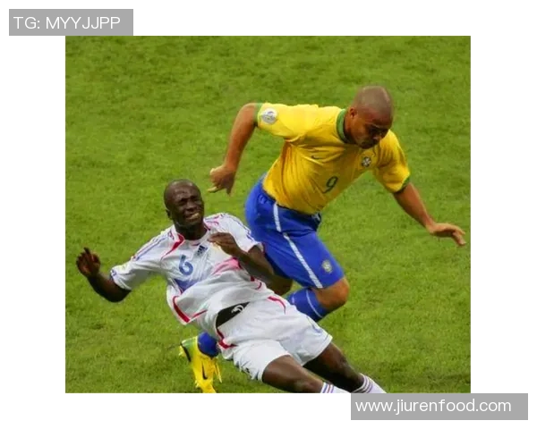 06年世界杯巴西对阵法国精彩集锦回顾与分析